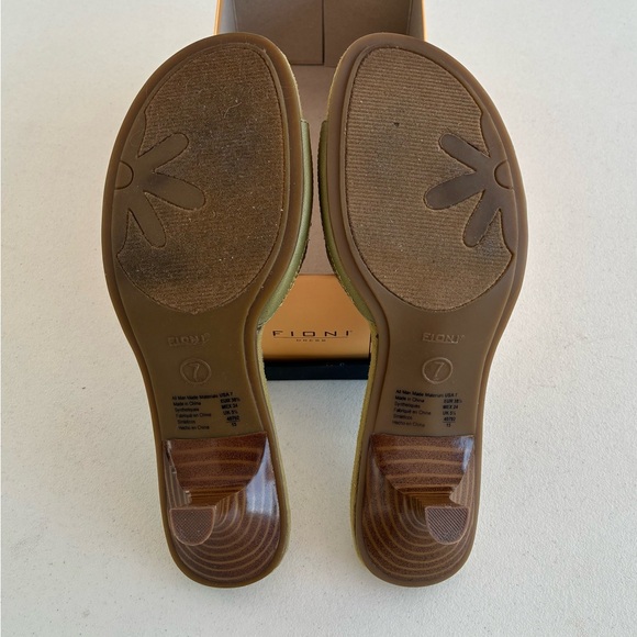 FIONI By Payless Green Embellished Women's Sandals - Picture 6 of 6